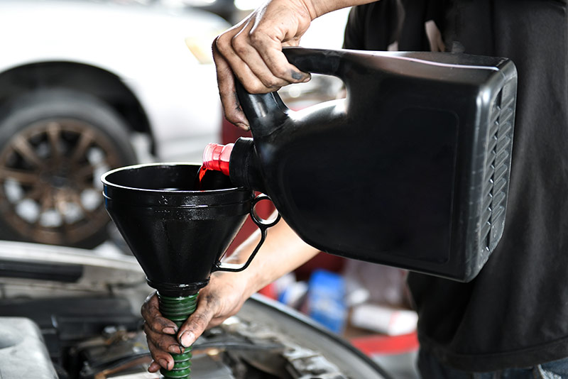 Cómo cambiar el filtro de aceite del auto?