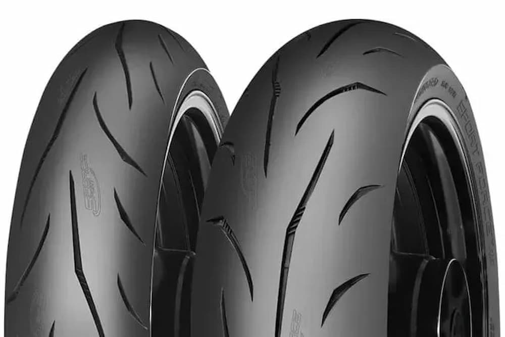 Dos neumáticos Mitas Sport Force+ RS